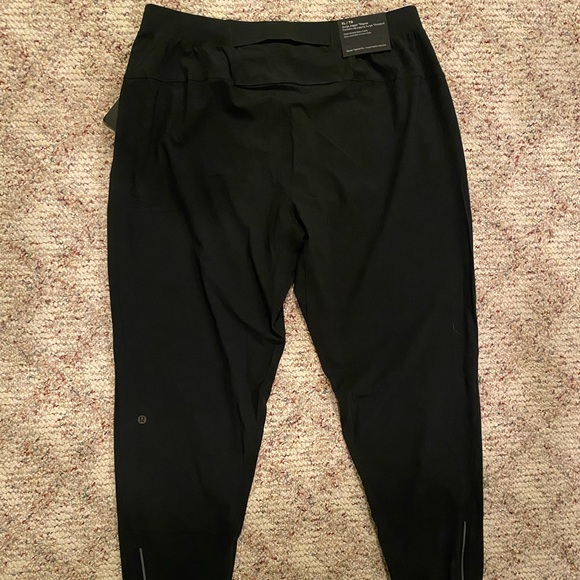 Men's Black Lululemon Surge Joggers - NWT Size XL - Picture 4 of 5